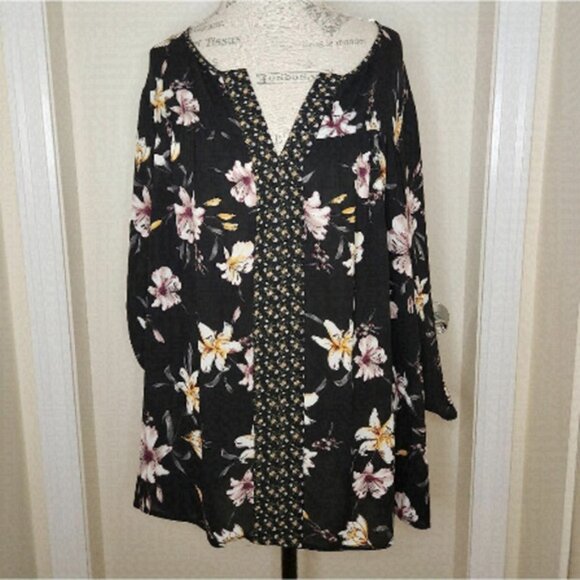 Daniel Rainn floral top - Picture 1 of 4